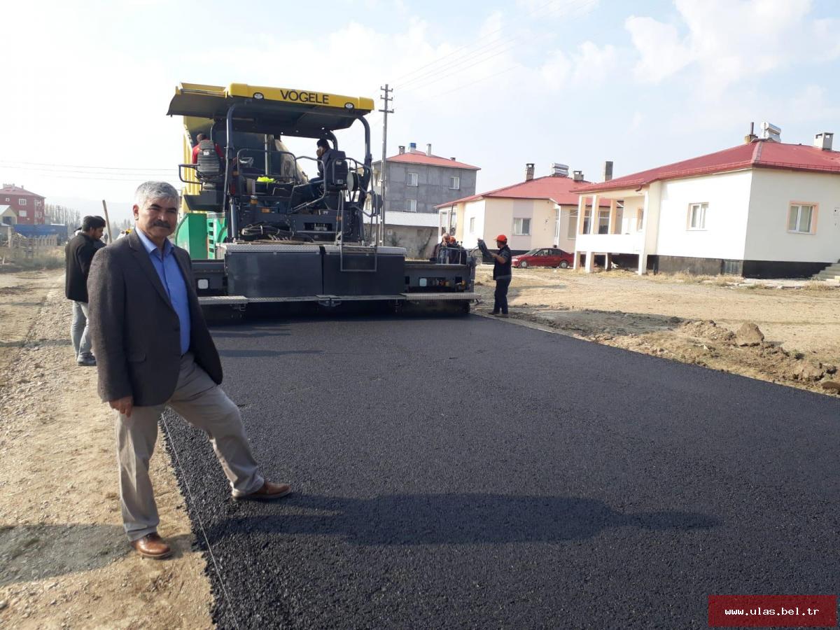 İLÇEDE ASFALT ÇALIŞMASI