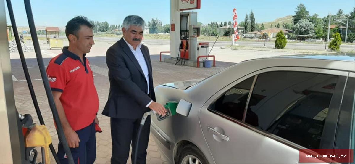 BELEDİYENİN BİR YILDIR SÜREN AKARYAKIT SORUNU ÇÖZÜLDÜ