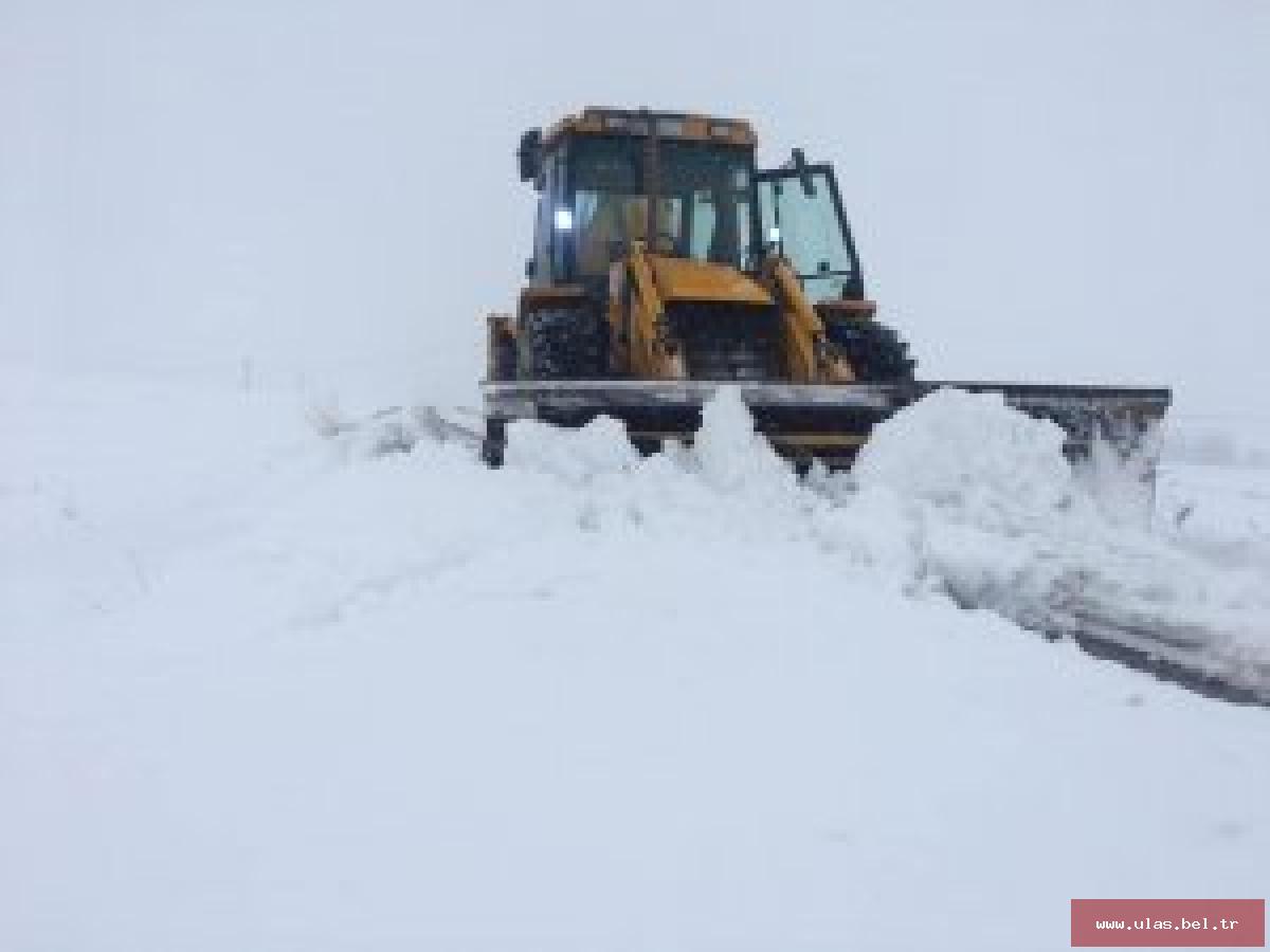 Ulaş'ta karla mücadele çalışmaları sürüyor
